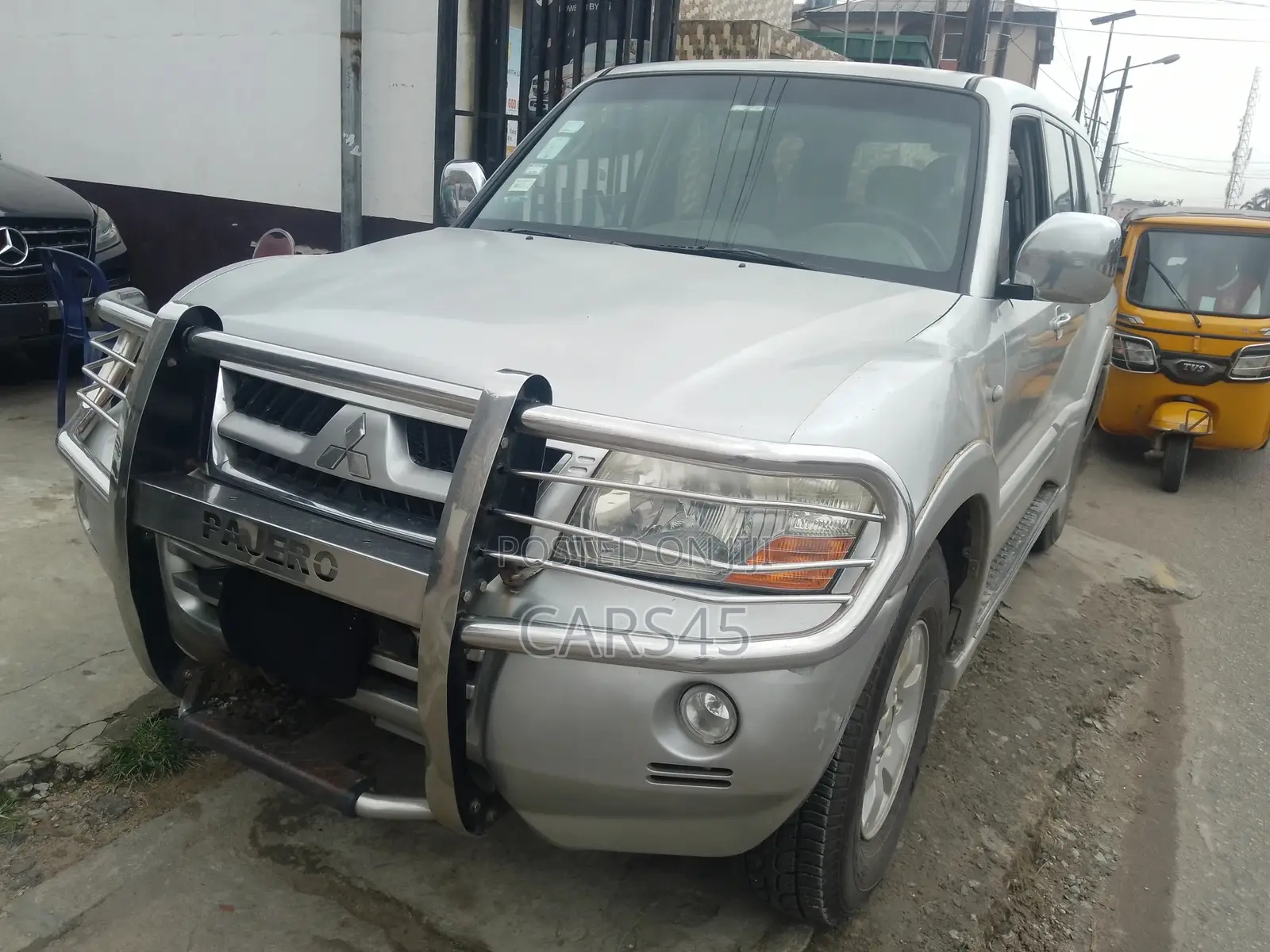 Mitsubishi Pajero 2005 Silver