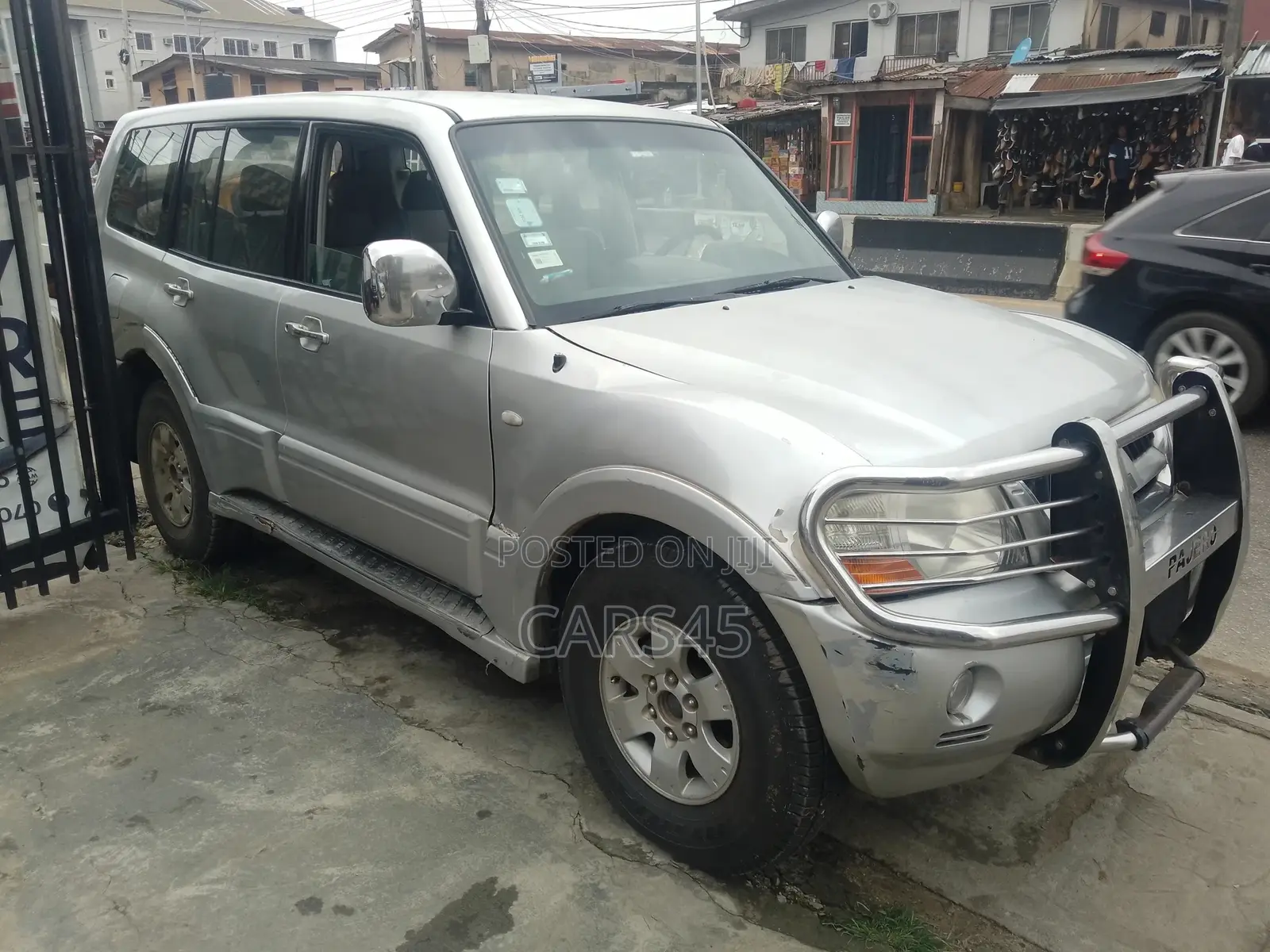 Mitsubishi Pajero 2005 Silver