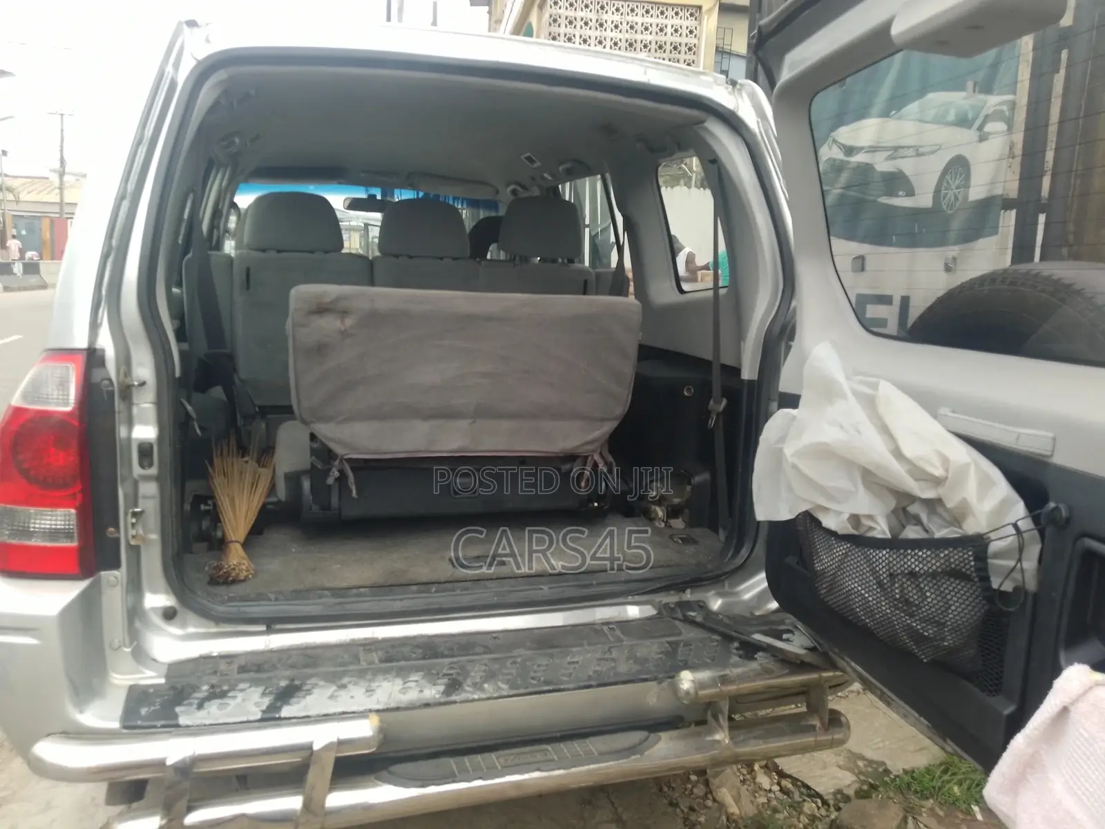 Mitsubishi Pajero 2005 Silver