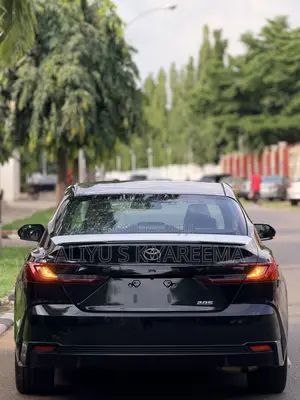 Toyota Camry SE 2025 Black