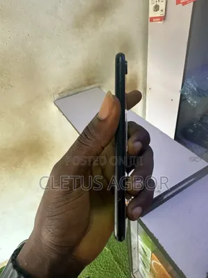 Apple iPhone XR 64 GB Black