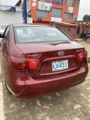Hyundai Elantra 2009 Red