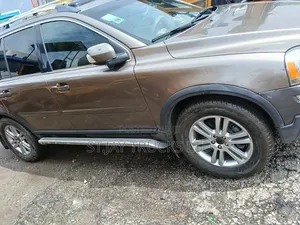 Volvo XC90 3.2 R-Design AWD (3.2L 6cyl 6A) 2010 Gold