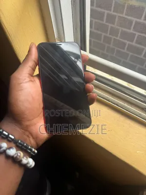 Apple iPhone XR 64 GB Red