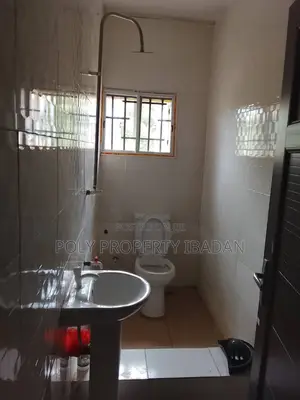2bdrm Apartment in Akinoje Layout, Bodija for rent