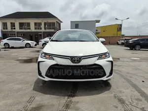 Toyota Corolla 2023 White