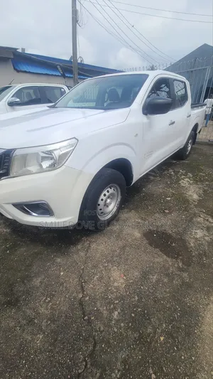 Nissan Navara 2017 White