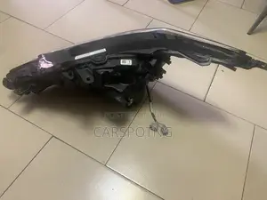2016 , 2017 2018 Lexus Rx350 Right Headlight One Torch