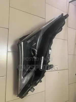 2016 , 2017 2018 Lexus Rx350 Right Headlight One Torch