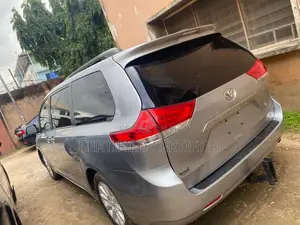 Toyota Sienna LE 7 Passenger Mobility 2012 Silver