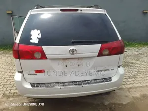 Toyota Sienna 2005 White