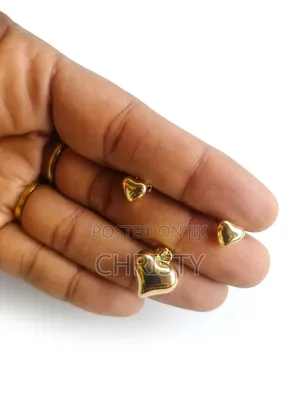 Durable and Affordable Wristwatch and Earrings