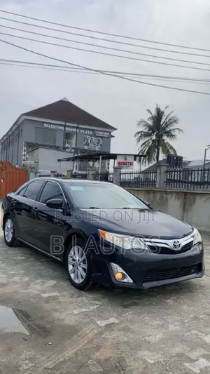 Toyota Camry XLE V6 4dr Sedan (3.5L 6cyl 6A) 2013 Black