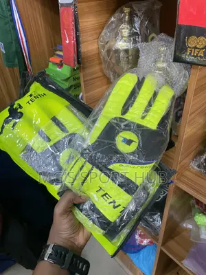 Football Goalkeepers Gloves