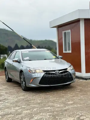 Toyota Camry 2016 Silver