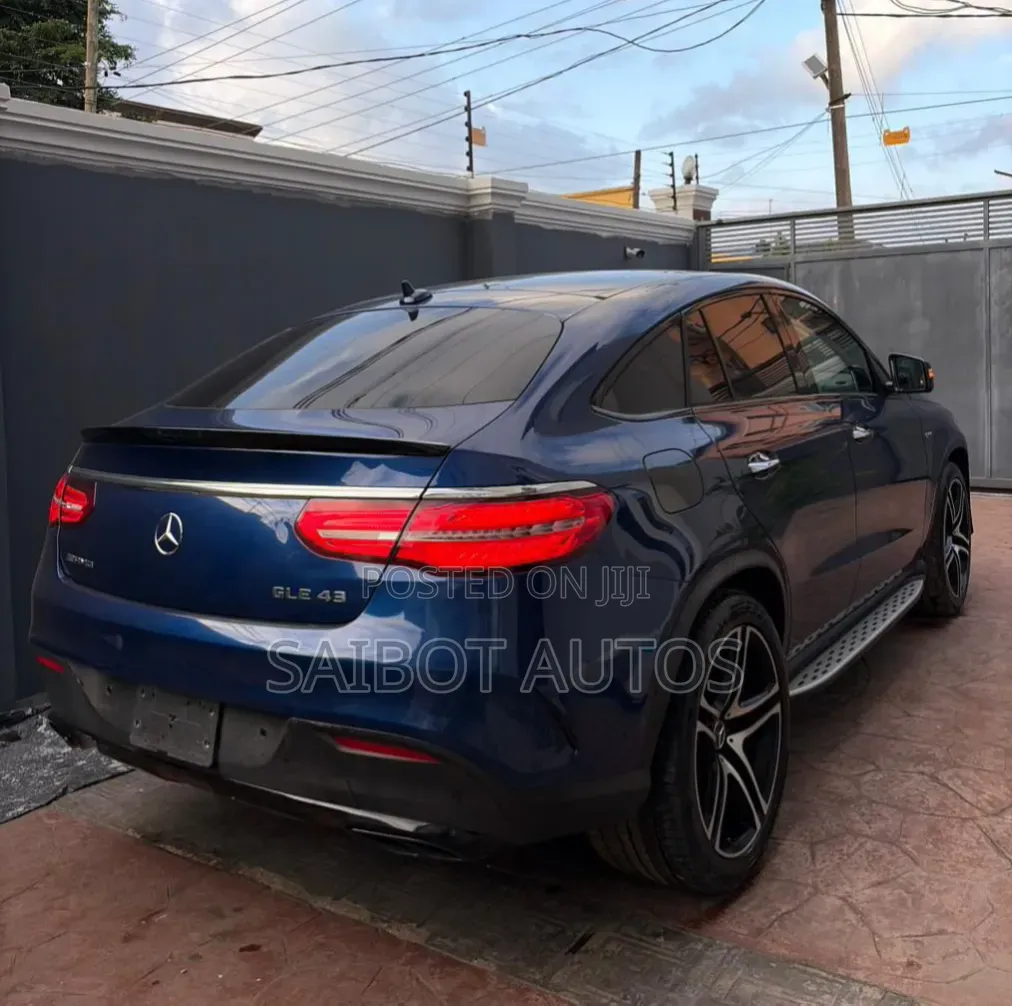 Mercedes-Benz GLE-Class 2019 Blue