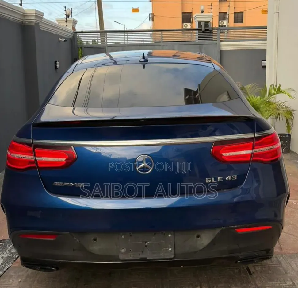 Mercedes-Benz GLE-Class 2019 Blue