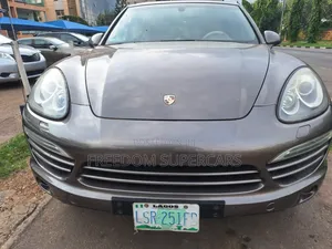 Porsche Cayenne 2013 Beige