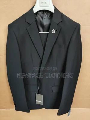Designer Men's Suit – Premium Tailored Fit