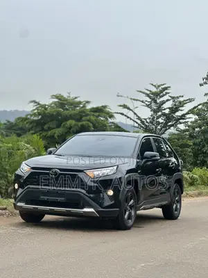 Toyota RAV4 XLE 2022 Black