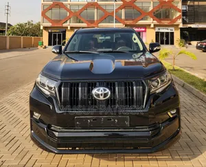 Toyota Land Cruiser Prado 2023 Black