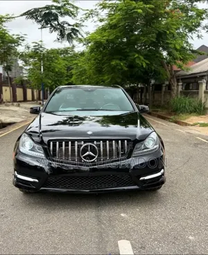 Mercedes-Benz C300 2011 Black