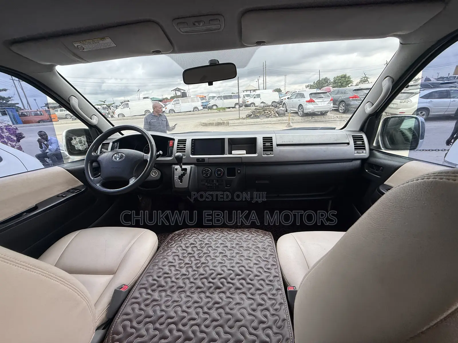 Toyota HiAce 2013 White
