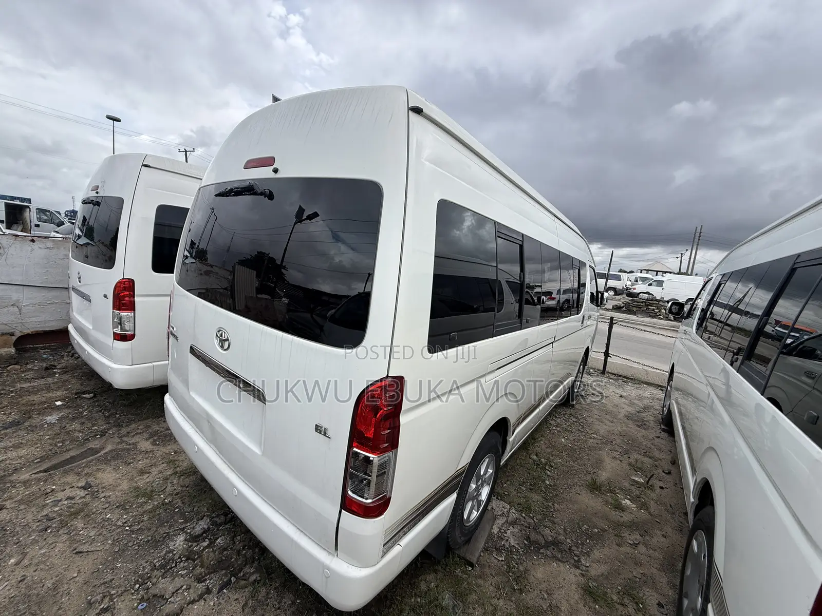 Toyota HiAce 2013 White