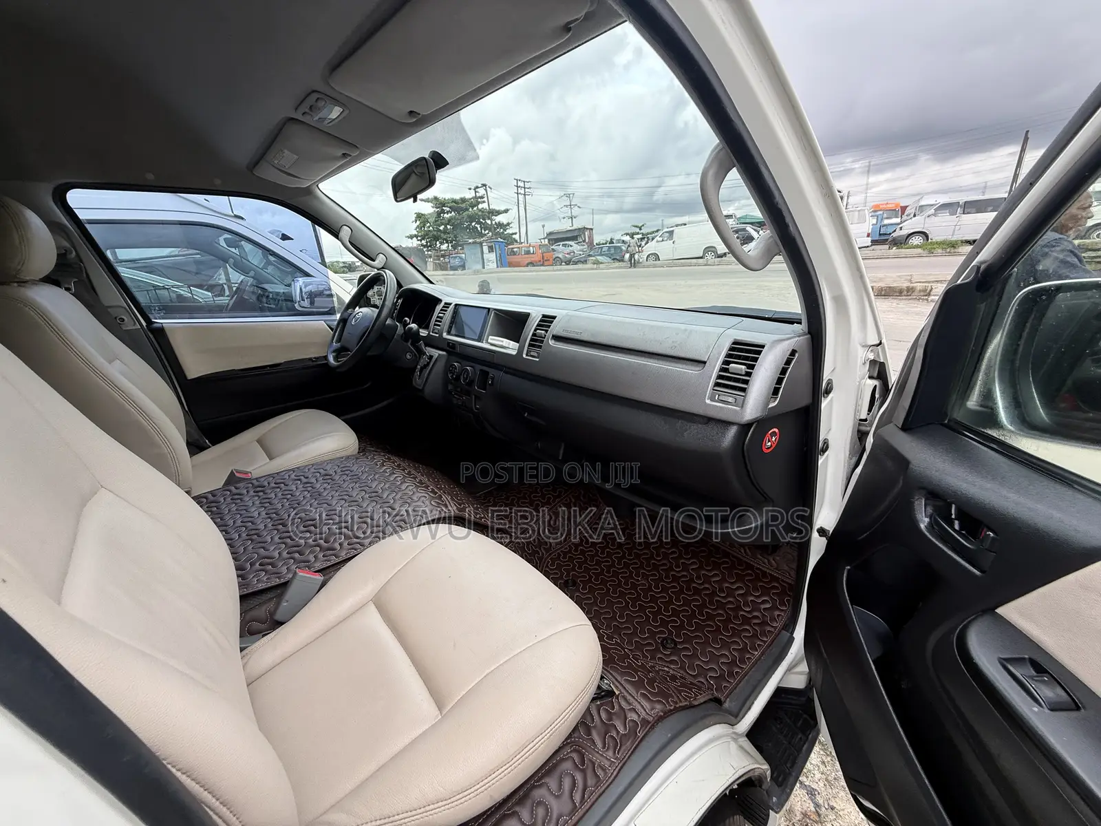 Toyota HiAce 2013 White