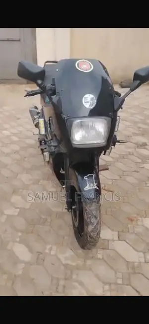 Kawasaki GPX 2017 Black