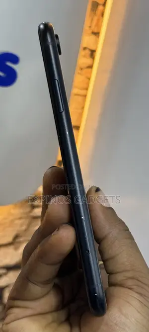Apple iPhone XR 64 GB Black