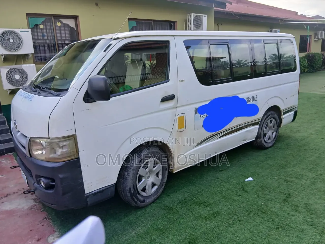 Toyota HiAce 2012 White