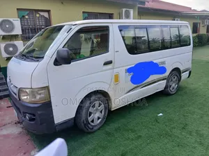 Toyota HiAce 2012 White