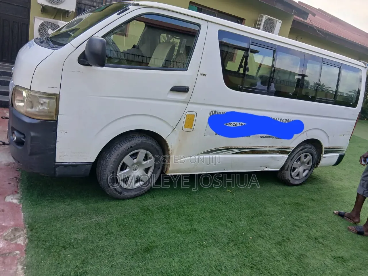 Toyota HiAce 2012 White