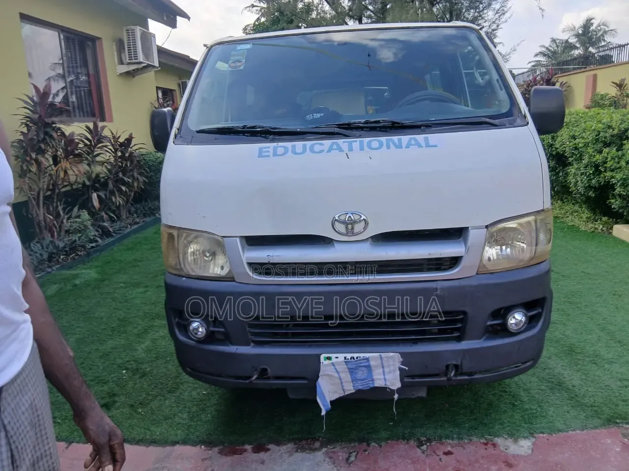 Toyota HiAce 2012 White