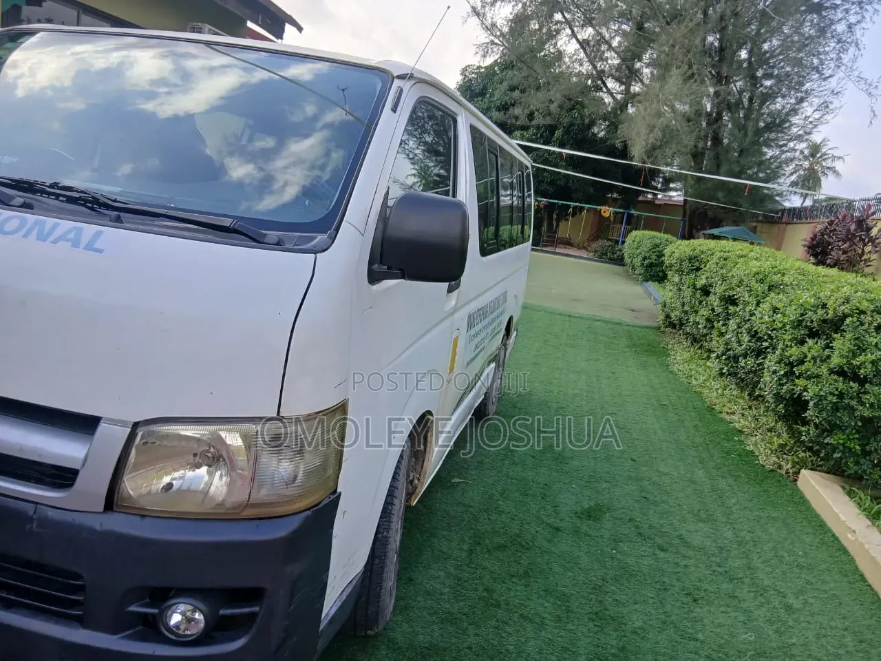 Toyota HiAce 2012 White