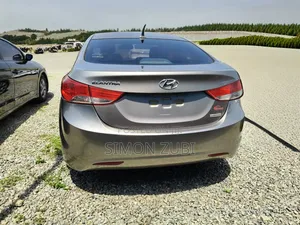 Hyundai Elantra 2013 Gold