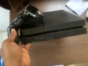 500gb Fat Playstation 4 Jailbreak With 7 Games and 1 Original Pad