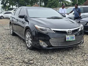 Toyota Avalon XLE Premium Sedan FWD (3.5L 6cyl 6A) 2013 Black