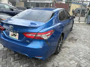 Toyota Camry 2018 Blue