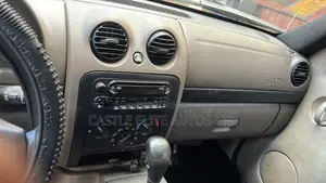 Jeep Cherokee 2003 Ivory