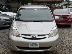 Toyota Sienna 2007 Silver