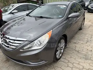 Hyundai Sonata SE Sedan FWD (2.4L 4cyl 6A) 2012 Gray