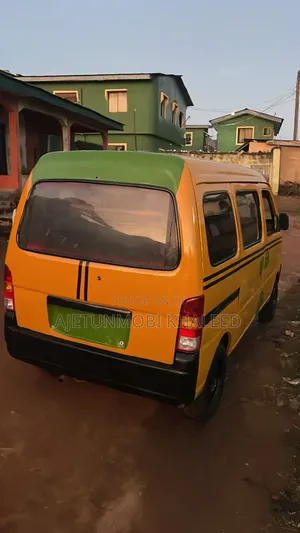 Suzuki Every 2010 Yellow