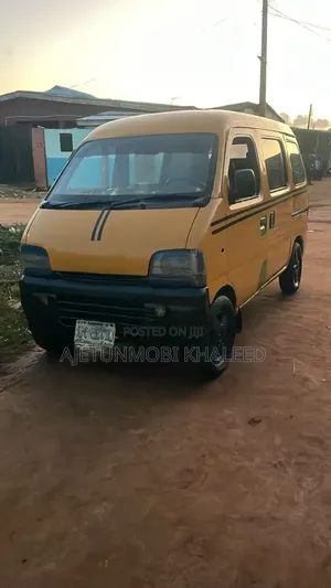Suzuki Every 2010 Yellow