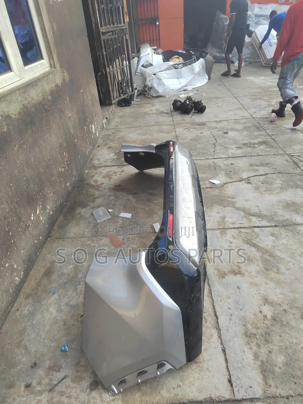 Complete Back Bumper Rav4 2020