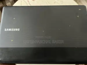 Laptop Samsung NP300E5C 8GB Intel Core i5 HDD 250GB