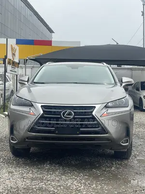 Lexus NX 2017 Gold