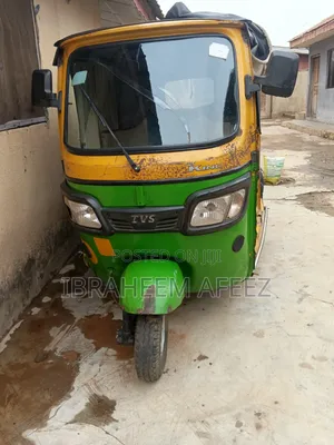 TVS King Deluxe Plus iTouch Start 2022 Yellow
