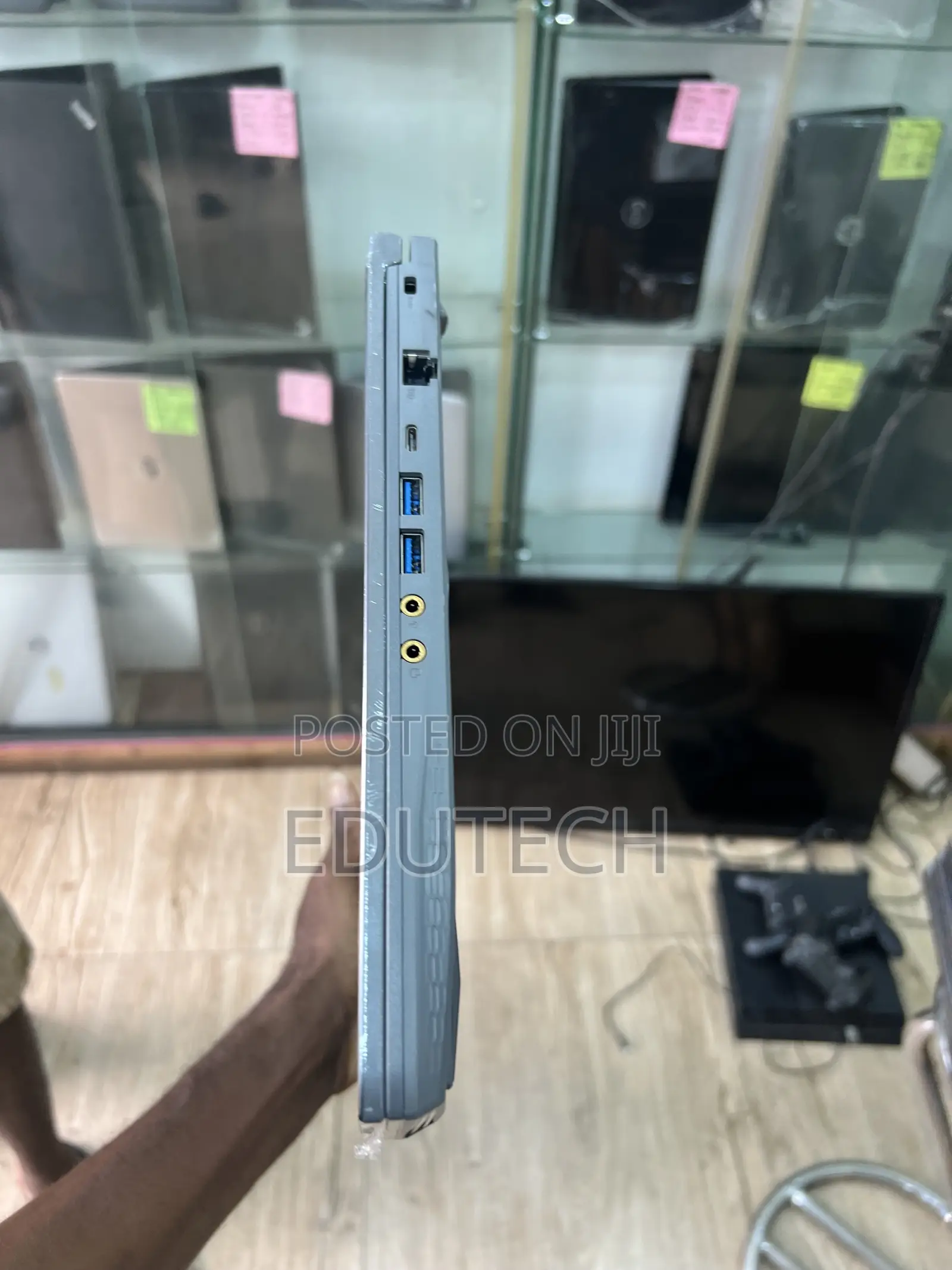 Laptop MSI GF65 Thin 10UE 16GB Intel Core i5 SSD 512GB